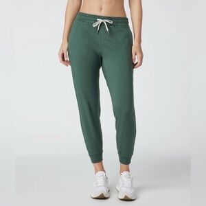 Vuori Green Performance Joggers, size S